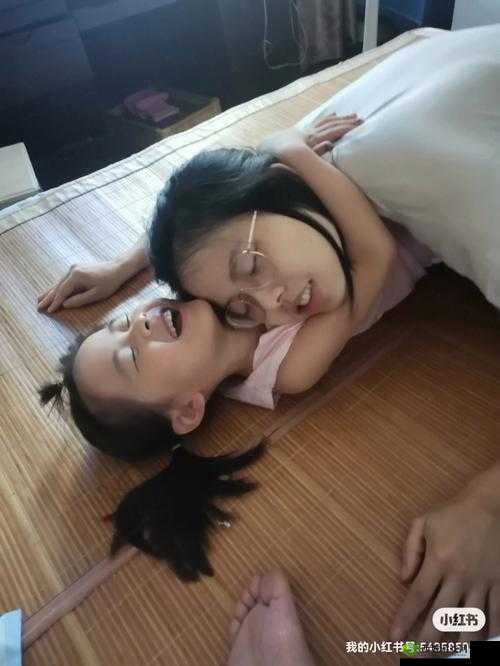 从后面抱着妈妈突然脸一红:背后的原因
