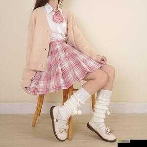 妹妹今天穿粉色衣服,可爱爆表:D