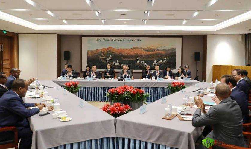 丈夫邀请部长聚餐:共话发展谋求合作新机遇