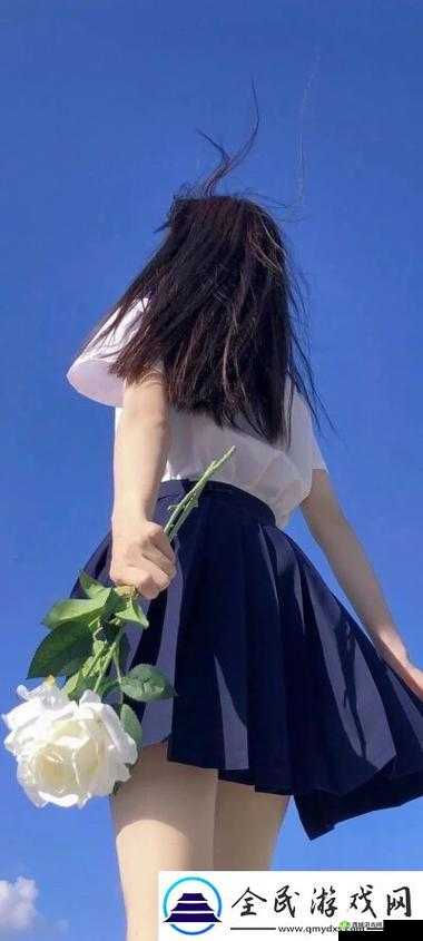 两峰夹小溪地湿又无泥诗:小女之心的秘密花园