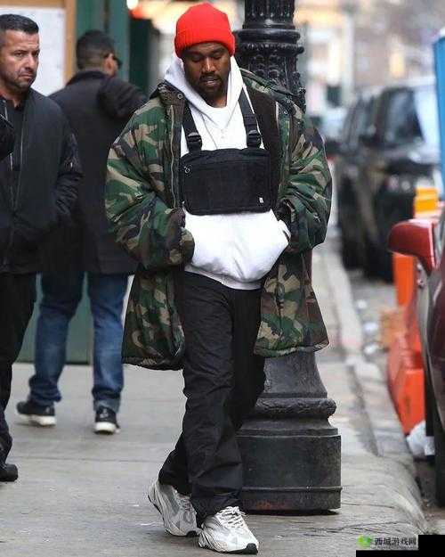 YEEZY700:时尚潮流引领者的个性魅力展现