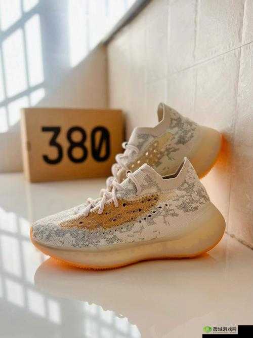 Yeezy380 蜜桃粉和白色都是高清精品:时尚潮鞋的精美呈现