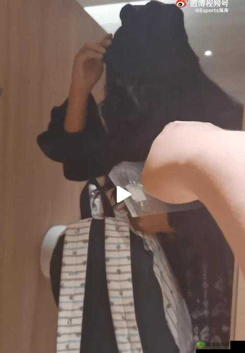 未成年女学生在厕所被偷拍,视频在网络疯传,是谁在偷拍?